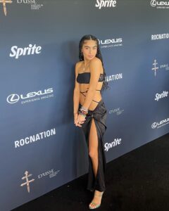Jessie Reyez Instagram - A great day 🖤

👗@steph__major
