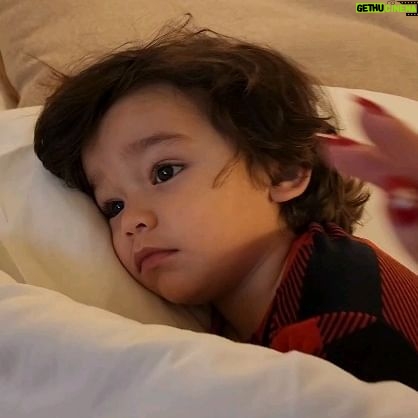 Sherlyn - 22.2K Likes - A todos se nos apachurra el corazón cuando vemos que nuestros bebes no se sienten bien, por recomendación de mi pediatra siempre tengo a la mano #motrin que me ayuda a ser #supermamáalrescate
