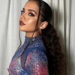 Isabela Merced Instagram - @armanibeauty & @versace disco look 🪩💜
@allanface 
@scottkinghair