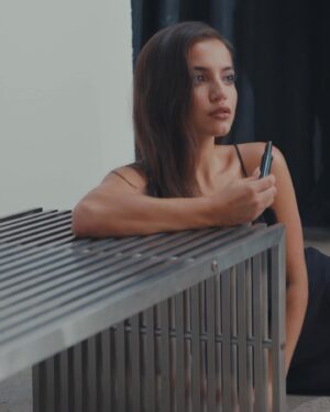 Isabela Merced Instagram - @armanibeauty @michaelb05 @maudeapatow @lukasgage @lilireinhart @hichasestokes @camimendes @jonathandavissofficial @cibellelevi