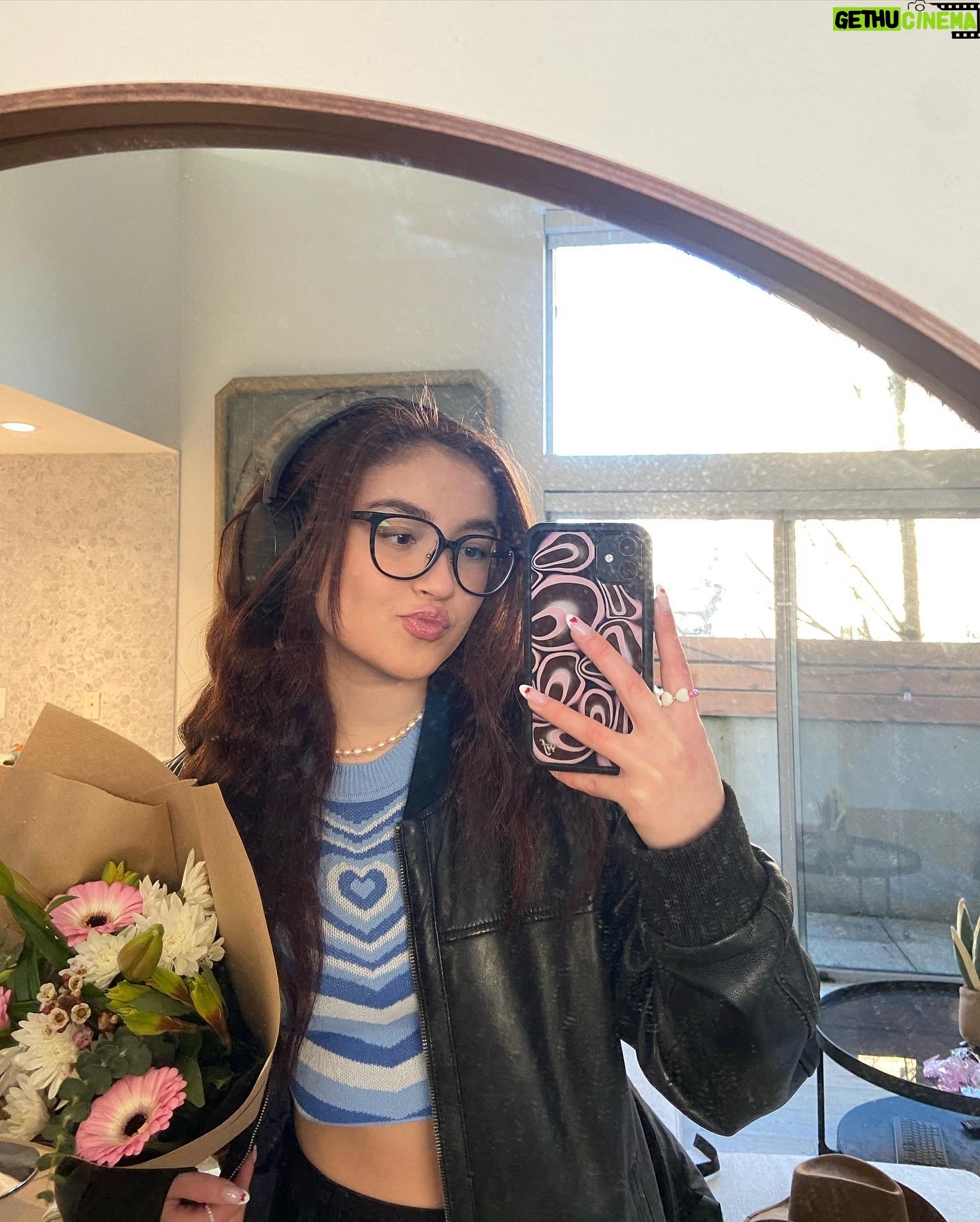 Anna Cathcart Instagram - v day done v rightπππ happy heart day !!!!