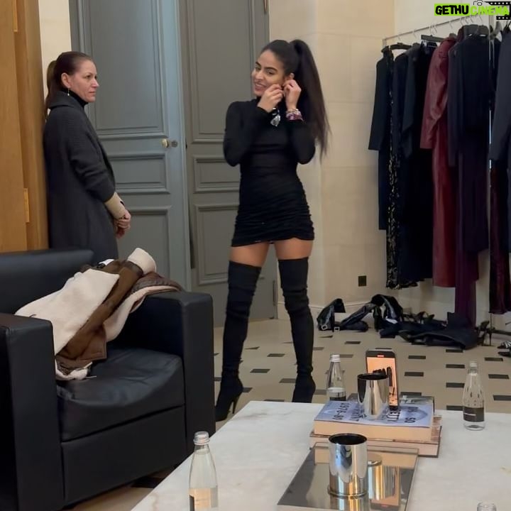 Jessie Reyez Instagram - I belong in France beloved 🇫🇷