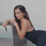 Isabela Merced Instagram - Everybody… I have joined the Armani Beauty family! 
Aren’t we beautiful? 🥂❤️ Gen A @armanibeauty #armanibeauties