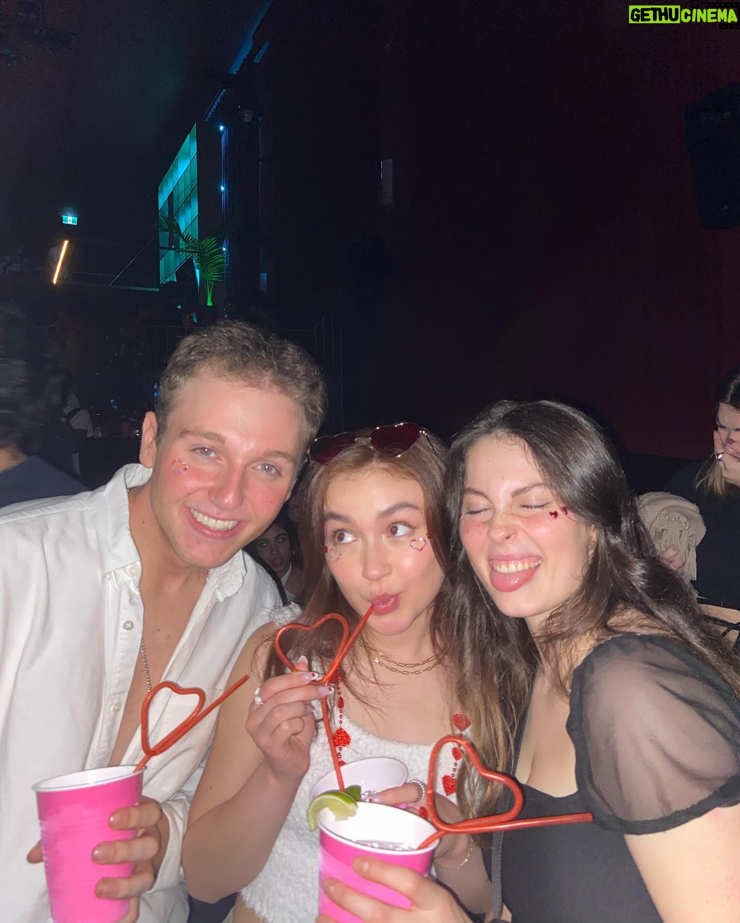 Anna Cathcart Instagram - v day done v rightπππ happy heart day !!!!