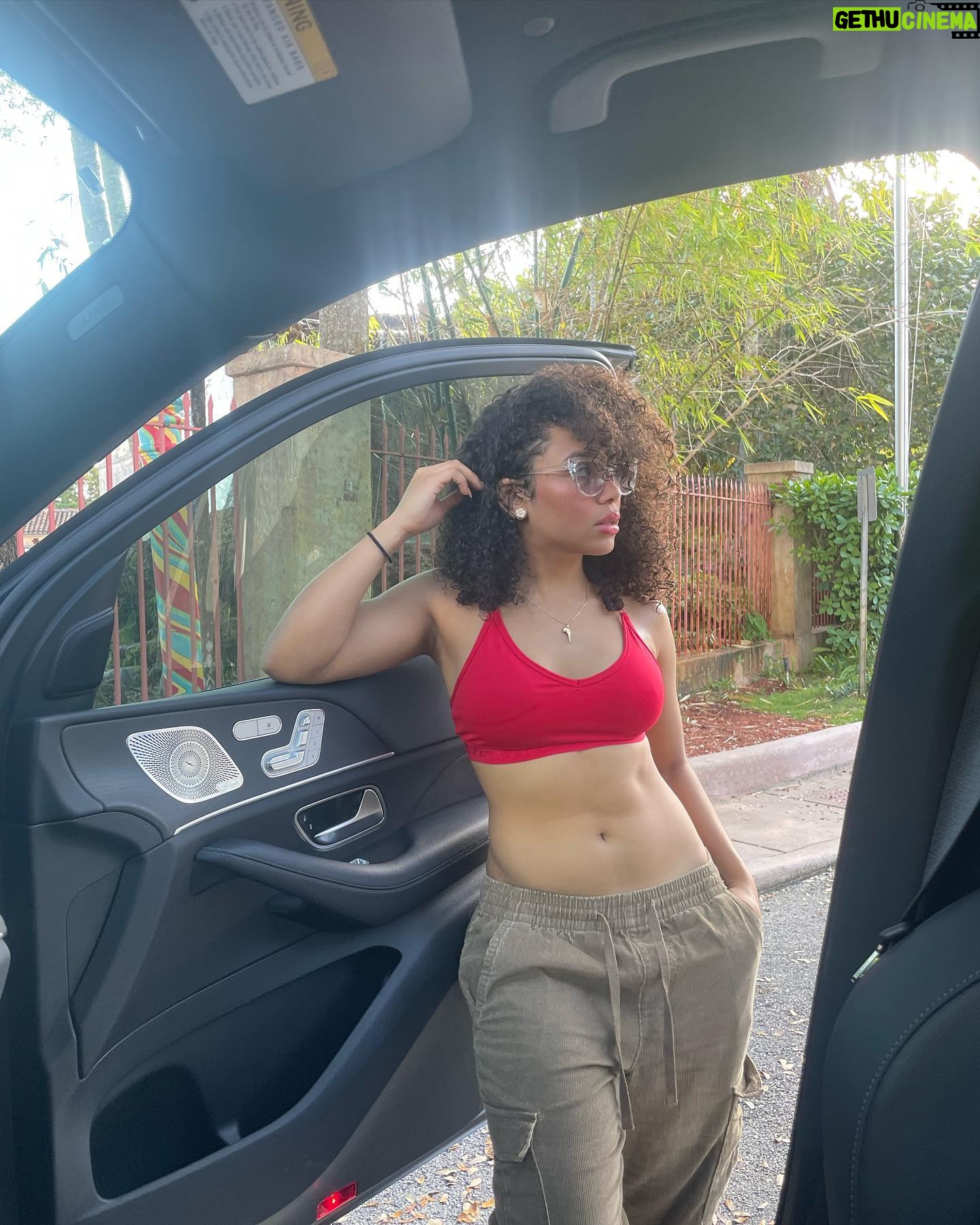 Chelsy García - 58.6K Likes - Tú te pierdes, negro. Y yo te rastreo. 🥺👉🏼👈🏼
