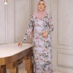 Erra Fazira Instagram – Terima kasih @nadzrimorshidi untuk baju kurung modern princess cutting ni! Kita nampak lebih slim wak..!! 😍 Baju kurung ni ramai sangat yang suka ❤️ Cantik and best sangat bila pakai sebab material sangat-sangat sejuk dan selesa. Memang cantik terletak lah dengan jahitannya yang kemas. Dan, kini NM baru launch koleksi terbaru tau. So apa kata uolz follow IG @nadzrimorshidi sekarang! ❤️

@nadzrimorshidi
@nadzrimorshidi
@nadzrimorshidi