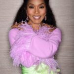 Angela Bassett Instagram - Hey Everybody you good? Just gotta thank you @helena_andrews for the conversation in the @washingtonpost today! The love is felt & appreciated! 🙏🏾♥️ (link in bio!)