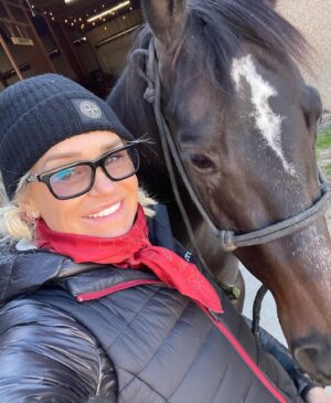 Yolanda Hadid Instagram - ❤️Living life, present and in the moment…. After my 10 month social media detox i am trying to figure out a healthy way of connecting with my online community without making it a daily thing because posting and engaging in social media can take up too many hours of my day. Maybe its the escape of the everyday struggles we all face but it also makes you disassociate from real life connections, missing out on real time conversations and blessings. I don’t know the answers but i do see the red flags, it seems like crack cocaine for the brain and the addiction is real….
I believe that there is a lot of mental health issues attached to it as well, sensory overload of the nervous system and feelings of not being good enough in comparison to others. Steve Jobs did not give a iphone to his own kids for a very good reason…  Only In time will we learn the consequences of phone and social media addictions, in the mean time try to stay present, enjoy your family time, have a cup of coffee with a friend, put your phone away when you are with young children, make those around you feel worthy of your time and attention so together we can see all the beauty life has to offer….