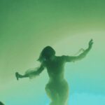 Aurora Aksnes Instagram - Bangkok 🧚🏻

I was equally as overwhelmed with joy to see all of you waiting there for us here too
What a world we live in.
How did you all ever seem so far away before? 
And now you’re all right here
All wrapped up in the same skin and flesh as meeee 
Weeeee 
Beautiful 
gorgeous. 
And now a moment of silence for - These moments ever so beautifully captured by a warrior in the crowd @fuenfern_bl thank you 🌠