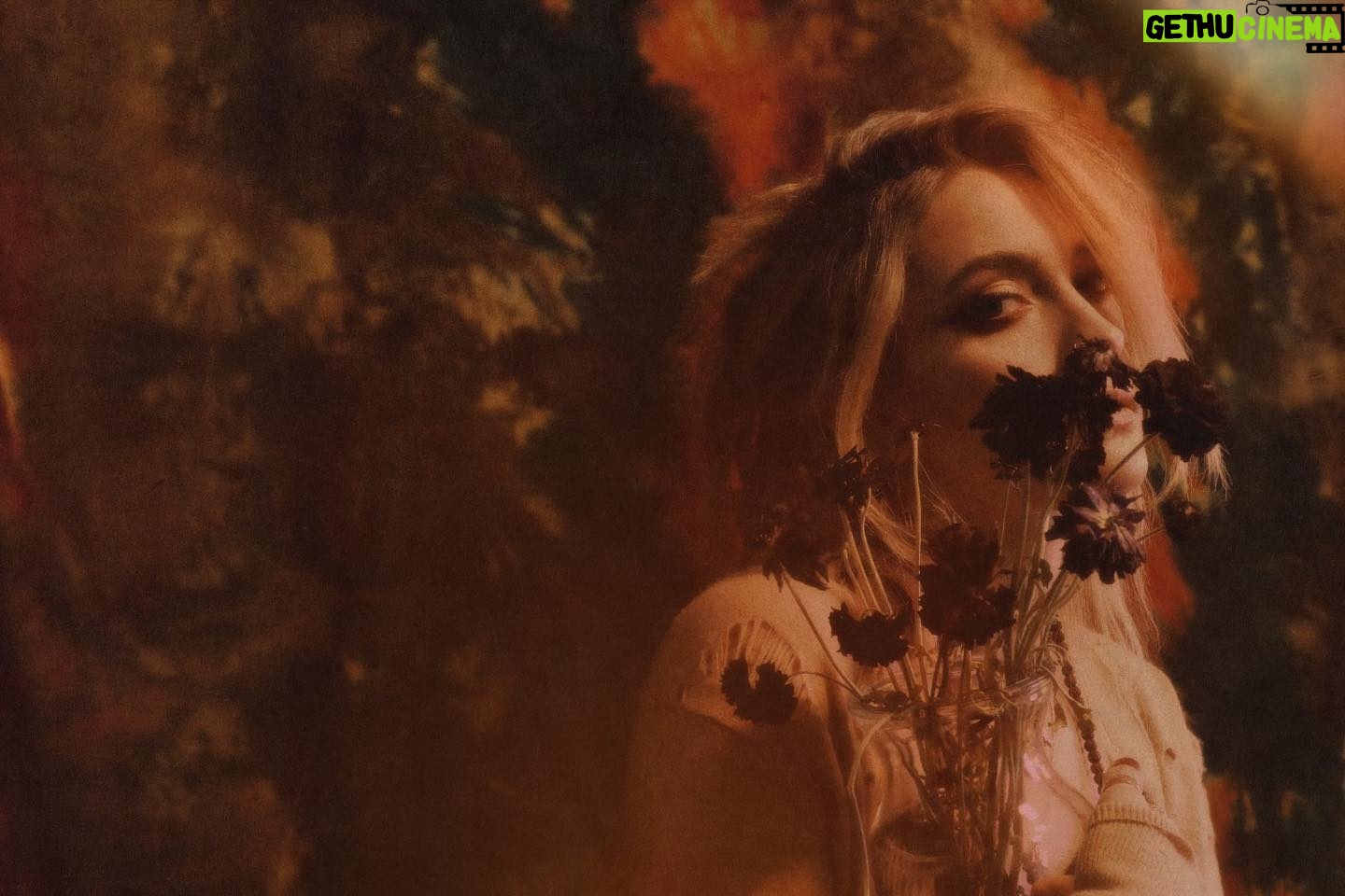 Paris Jackson Instagram - folk & flowers will always be what my soul is made of. even if it’s louder and the petals have died.