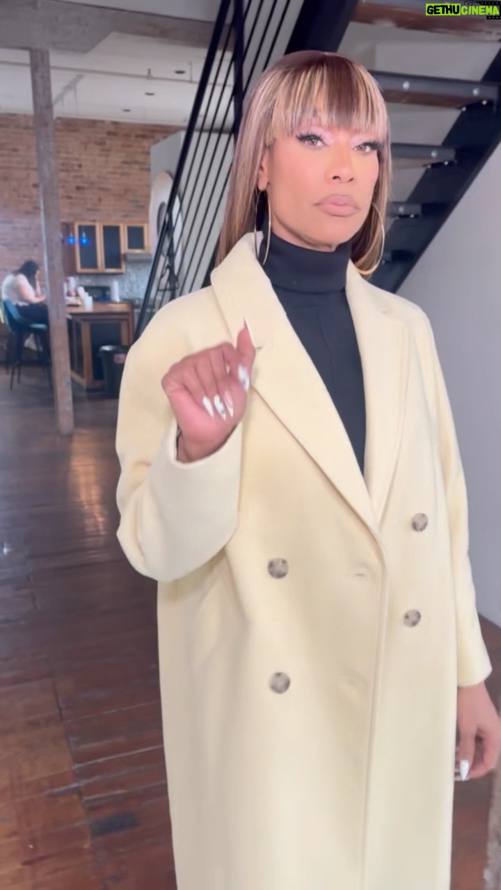 Tami Roman - 4.5K Likes - Blow da whistle! We still in this thang #CaughtInTheAct #Unfaithful #Season2 🙌🏽
Squad @marlohampton @therealtashad @tashamackmua @paulaptoffeeb