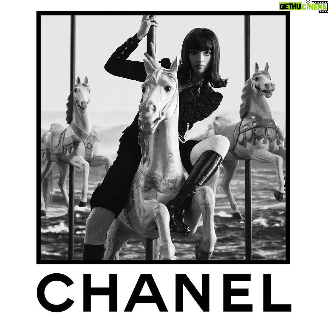 Nana Komatsu Instagram - @chanelofficial 🎠🌊
