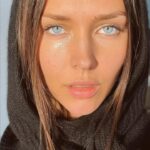 Rachel Cook Instagram – Glitch ❄️ More? U know where to go 💙