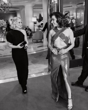 Aubrey Plaza Instagram - Best dress ever! Best date ever! Best team ever! Thank you @michaelkors for this beautiful custom dress making me feel like a 70’s movie star 🤎🤎🤎
Jewelry by @mouawad 
Styled by @highheelprncess 
Makeup by @kathyjeung 
Hair by @marktownsend1 
Color @traceycunningham1 
Nails @jolene.b.nails