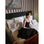Karla Souza Instagram - Et Voilà. @dior 

Muchísimas gracias @laloremis y toda la familia #Dior por esta experiencia inolvidable. 

Glam: @salvadorgonzalezmakeup @alexbhairstylist #dioraw23 

@diorbeauty 🙏🏼