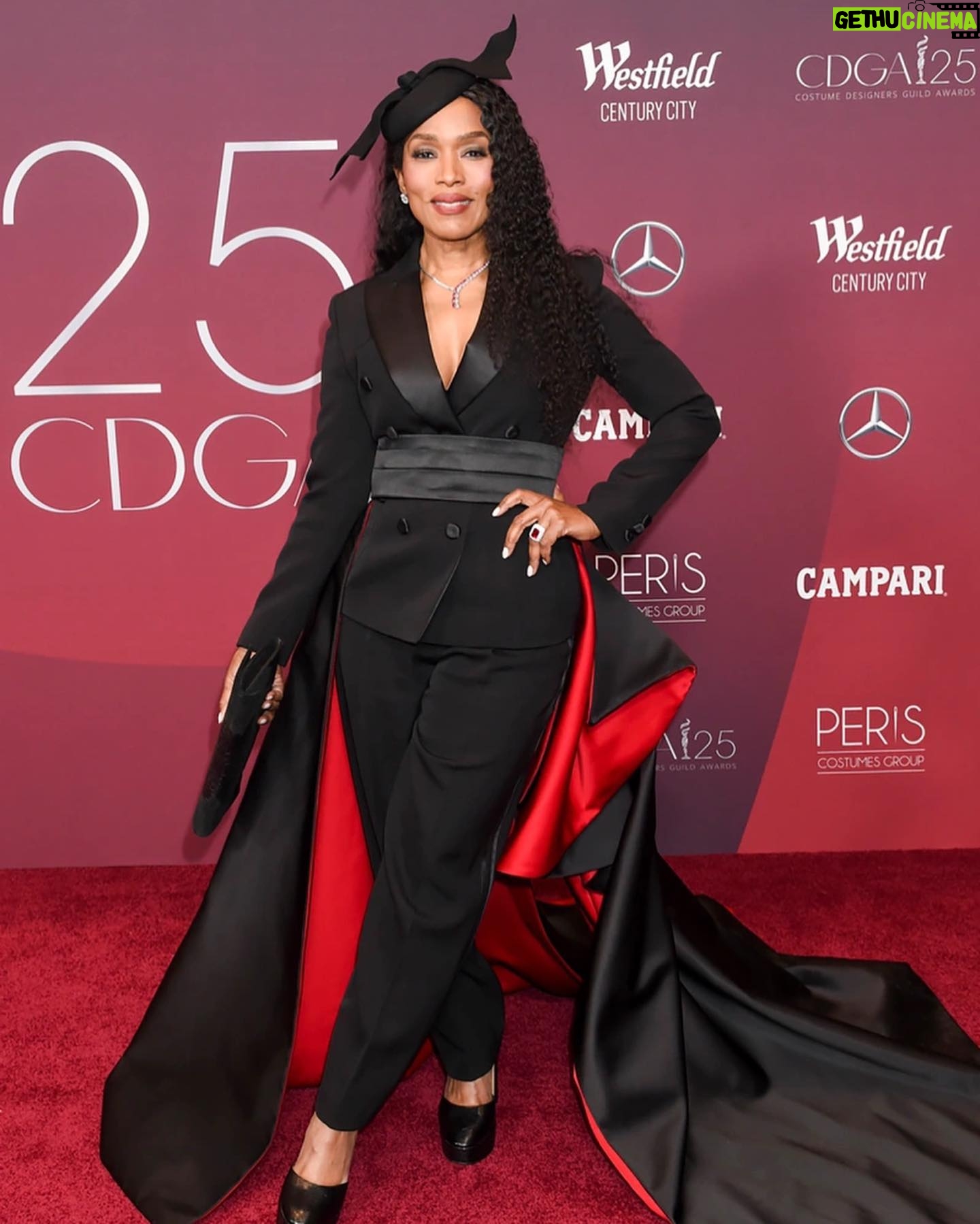 Angela Bassett - 156.1K Likes - Hey Everybody you good? Had a great fun time at the @costumeawards early this week! Thank you for honoring me with the Spotlight Award. I really meant it when I said Costume designers are the ultimate partners in filmmaking! We actors truly are “Naked without YOU!”