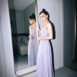 Antonia Gentry Instagram - getting ready for @sagawards with @elleusa ♥️ what an incredible night 

Photographer - Cibelle Levi @cibellelevi
Stylist - Thomas Carter Phillips @thomascarterphillips
Hair - Graham Nation @grahamnation
Makeup - Misha Shahzada @misha212 
Nails - Naoko Saita @naokosaita