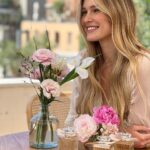 Bar Refaeli Instagram – Yesterday I celebrated Women’s Day with Chloe Fragrances and Super Pharm. 

With my friends, my mother and many other empowering and strong women

May we always be there for each other!💘

#superpharmxchloe @super_pharm #ad