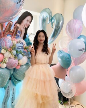 Song Ji-hyo Instagram - 나의사랑 #글루타넥스 와 함께🎈