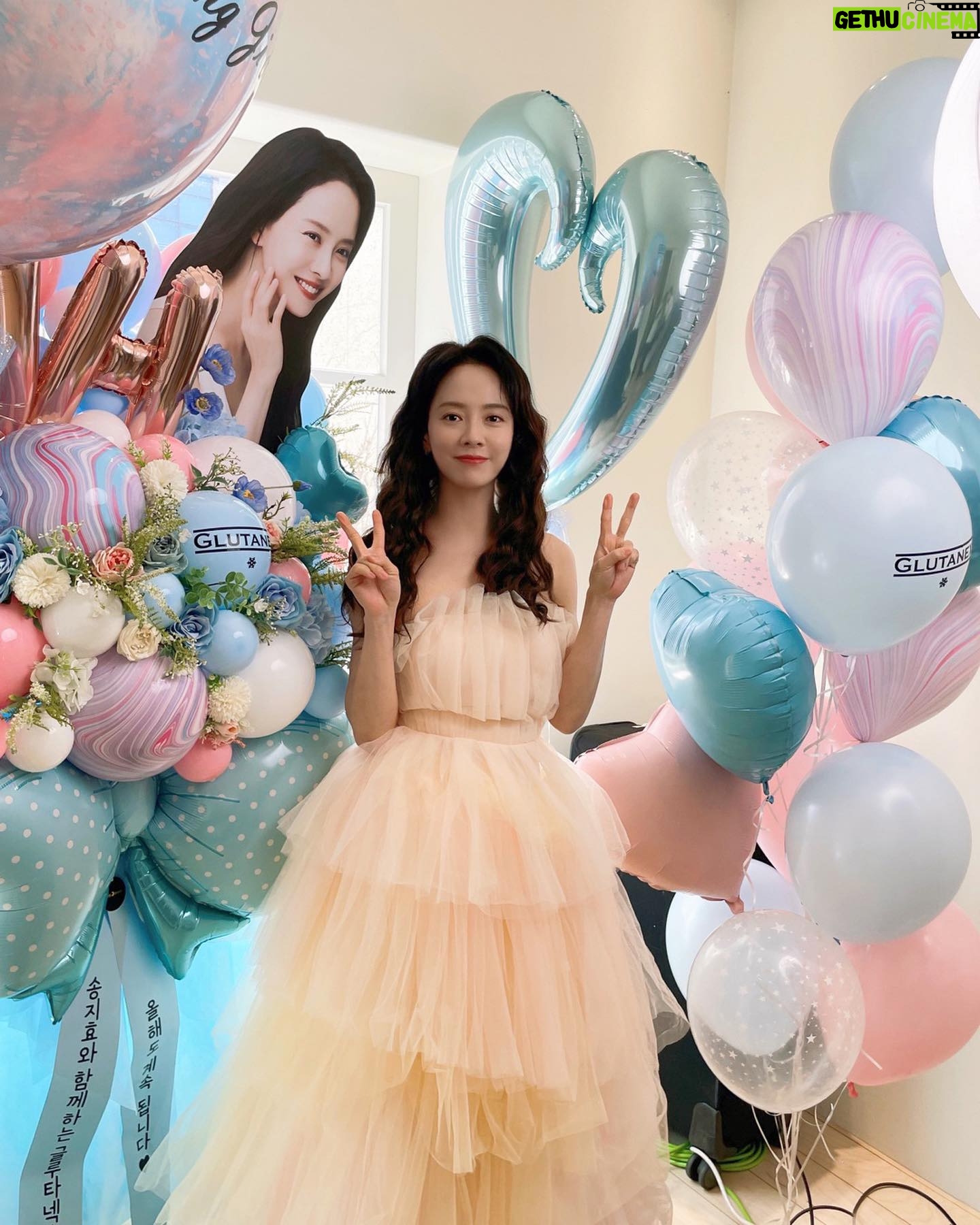 Song Ji-hyo - 433.1K Likes - 나의사랑 #글루타넥스 와 함께🎈