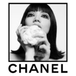 Nana Komatsu Instagram – This film directed by Inez & Vinoodh stars Nana Komatsu, actress and House ambassador. Motions of light, camellia flowers and black-and-white all refer to the spirit of the CHANEL Fall-Winter 2023/24 Ready-to-Wear show imagined by Virginie Viard.
The film of the CHANEL Fall-Winter 2023/24 Ready-to-Wear show will be revealed on Tuesday, March 7th at 2pm, Paris time.
Adapted from the movie “Who Are You, Polly Maggoo?” by William Klein © Films Paris New York.
#CHANELFallWinter #CHANELShow @InezandVinoodh @Konichan7