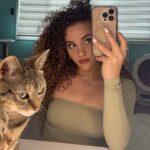 Sofie Dossi Instagram – back home :)