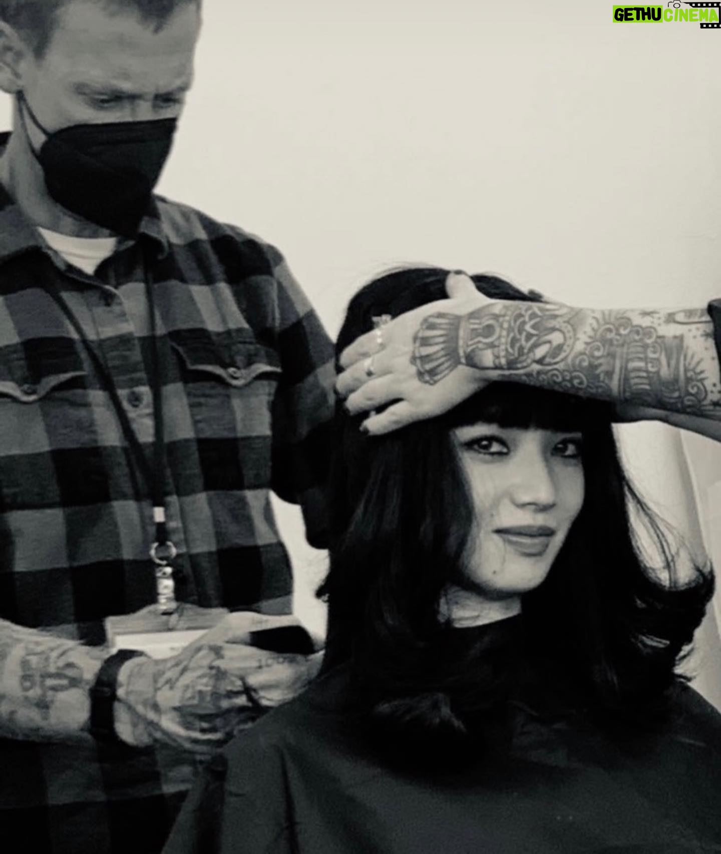 Nana Komatsu Instagram - Thank you everyone for watching the CHANEL Fall-Winter 2023/24 collection.
I was just 18 years old when I first attended a CHANEL collection. It's really deep to think about it because I can’t believe so much time has passed. I’m very grateful to CHANEL for finding me when I was nobody and giving me many exciting experiences.
And this time, something that I never even dreamed of came true, and I had a truly wonderful experience. At the venue, I received so many kind words like "Congratulations!" "You were so cool!" "It was wonderful!" and "I'm proud of you." But I realized that it's only possible because of the people around me who always support me. So I’d like to express my gratitude to you all.
I have always watched completed works, but this time, I had the opportunity to work with Virginie, the designer, and the creative team around her, and it was the most enjoyable and happiest time for me. I was touched by the passion, care, and respect for each other among the reliable teammates. And above all, the creators were really enjoying what they were making.
Meeting the CHANEL family always gives me a lot of love and energy. They are such an important presence in my life.
Once again, I can truly say that I love fashion and I’m glad to have that passion. It will surely continue to save me and always excite me in the future.
My love for fashion is still special and eternal to me.
Thank you for giving me this great opportunity.
I will never forget it.
Thank you, CHANEL family🌹