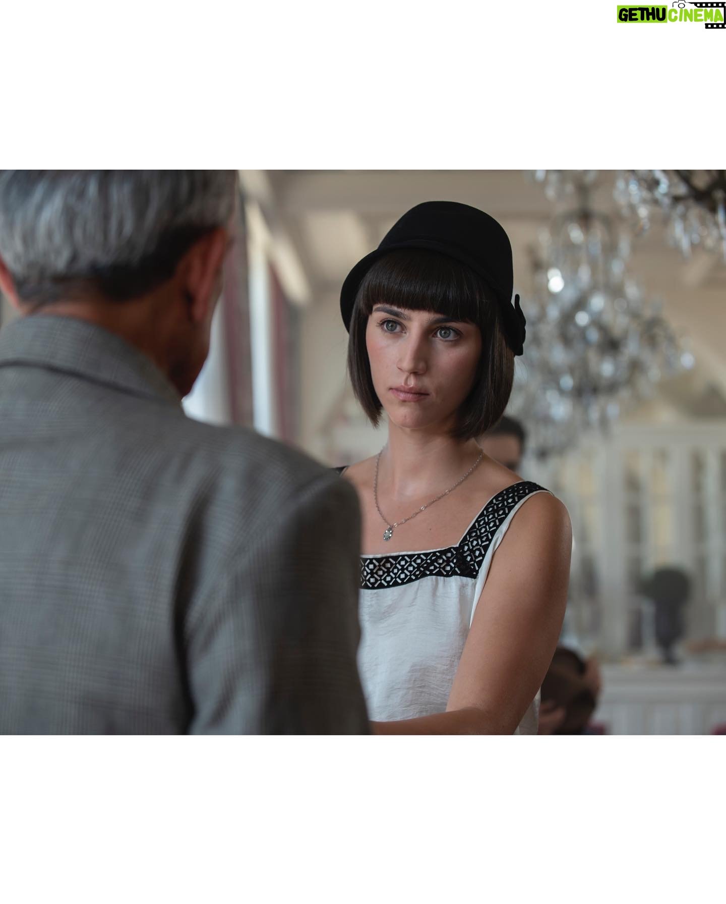 Claudia Salas Instagram - “Las pelotaris 1926” ya están disponibles los dos primeros capítulos en @vixplus
Cada viernes uno nuevo.
Gracias @marc_cistare por escribir la historia de estas mujeres, historias que merecen ser contadas, escuchadas y conocidas.
Gracias @jesus.rodrigop por ser el mejor compañero para llevarlo a cabo.
Gracias Itzi, Chelo e Idoia por abrirnos camino al resto, por la valentía y la fuerza de atreveros en un mundo de hombres a reivindicar vuestro lugar como mujer.
De cada proyecto siempre se queda algo, de este sin duda no os imagináis cuánto amor me llevo.
@grupmediapro
@themediaprostudio
♥️