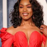 Angela Bassett Instagram - Still shining at the Vanity Fair Oscar Party! 💎

Jewelry: @hassanzadeh_jewelry 
Outfit: @moschino 
Stylist: @jlynnstyle18 
Makeup: @dandremichael 
Hair: @hairjunkierandy