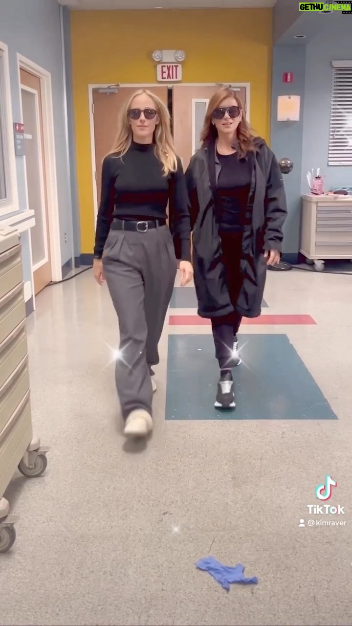 Kate Walsh - 189.1K Likes - Oh hi TikTok… Dr. Teddy Altman will see you now! Paging Dr. Montgomery.
Follow @kimraver on TikTok for more ✨