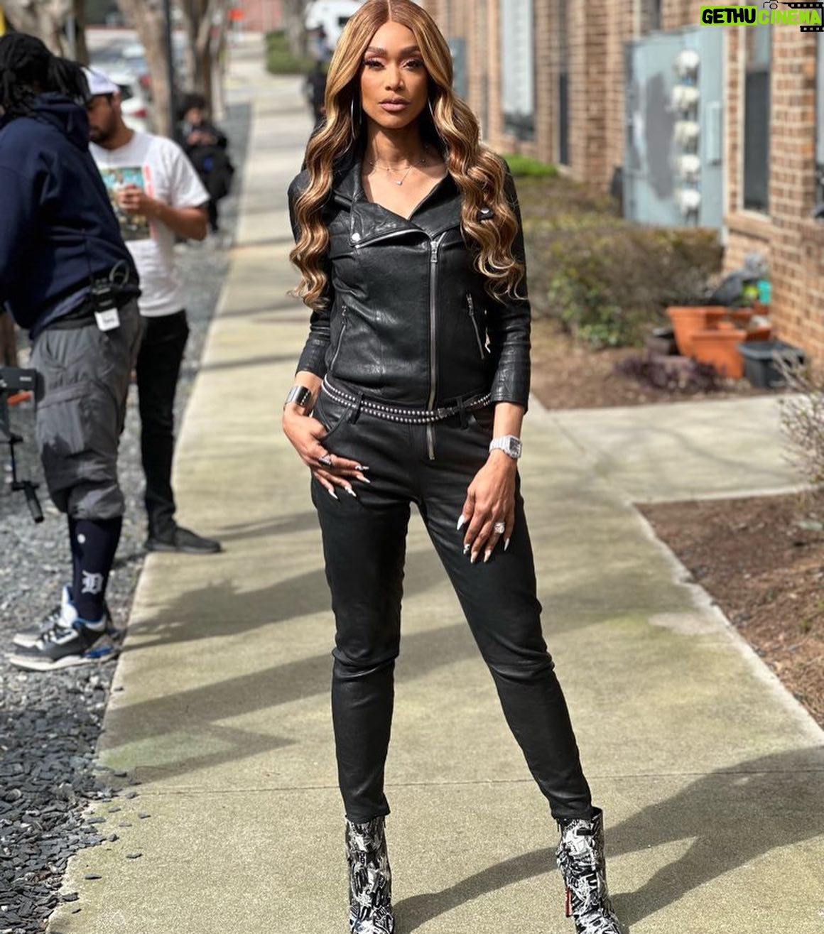 Tami Roman - 3 Likes - The difference between running yo mouth & running up checks 💯
