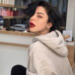 Merve Boluğur Instagram - Kısa saçın patenti bende bro🔪 @canerilgun @tanerizmm 😎