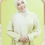 Erra Fazira Instagram – Assalamualaikum semua. .
Alhamdulillah kita bertemu lagi dengan bulan yang mulia ini. .
Saya dan @captaindolphin mengucapkan selamat menjalani ibadah puasa kepada semua. Semoga kita semua diberikan kesihatan dan kesejahteraan yang baik untuk menjalani ibadah di bulan Ramadan kali ini. . .
.
Saya jua mohon ampun dan maaf andai ada salah silap tingkah laku dan bicara samada sedar mahupun diluar sedar saya selama ini.. Moga kita semua dapat melaksanakan ibadah dengan lebih sempurna.. amiinn 🤲🏻