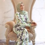 Erra Fazira Instagram - Terima kasih @nadzrimorshidi untuk baju kurung modern princess cutting ni! Baju kurung ni ramai sangat yang suka ❤️ Cantik and best sangat bila pakai sebab material sangat-sangat sejuk dan selesa. Memang cantik terletak lah dengan jahitannya yang kemas. Dan, dengar cerita semua corak yang Erra pakai banyak yang dah sold out so you alls yang berkenan tu kena cepat cepat follow ig  @nadzrimorshidi

@nadzrimorshidi
@nadzrimorshidi
@nadzrimorshidi