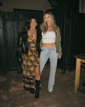 Kinsey Wolanski Instagram - Life lately with my people 🤎 
Fresh hair with my love @kacey_welch @thekaceywelchmethod