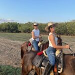 Renata Notni Instagram - Enloquecida 🐴 🦓 🧡
@cuixmala 
#cuixmala