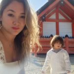 Sherlyn Instagram - Un viaje que me está cambiando la vida! Volver a Japón con el amor de mi vida me ha hecho entender tantas cosas, les cuento que yo vivía futureando y haciendo historias en mi cabeza, "y si nunca me embarazo" "de que va a servir todo lo que trabajo" "y si me muero" " y si me paso la vida en un foro filmando y al final se me pasan los años" así les podría contar millones que historias que nunca pasaron, pero que me generaban angistia y me quitaban energia, creo que todos tenemos Sueños, pasiones, dones y vocaciones distintas, todas las mías eran ser mamá! Ya no futureo disfruto cada segundo que tengo la bendición de compartir con @andrenuestrobebe y la vida se volvió más bonita y ligera.