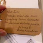 Erra Fazira Instagram – Alhamdulillah, rezeki bulan ramadhan… ❤️

Terima kasih 

1. @bakernextdoor_ my all time fav desserts.. Tq so much dear Ai Ling 😍 .. kita selalu order juga tau.. siapa yg nak try, boleh contact dorang laju2 k.. 👍

2. terima adikku adikku Hajjah @fouziahgous @fgwalet my fav birdnest.. 

3. ABAYA @bymarlena_official .. simple and comfortable abaya.. 🥰🥰

4. one stop centre for all founders.. @jolsluxefabrics 👍🏻👍🏻