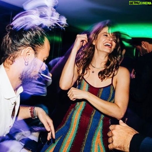 Burcu Biricik Instagram - @umutkurt ❤️ @melisainci
evlenirken bizzz 🕺🥳