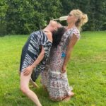 Sarah Michelle Gellar Instagram - It’s your birthday @theshando so in honor of you, here is a slideshow of some of more ridiculous stunts (swipe right) Any suggestions for new ones?