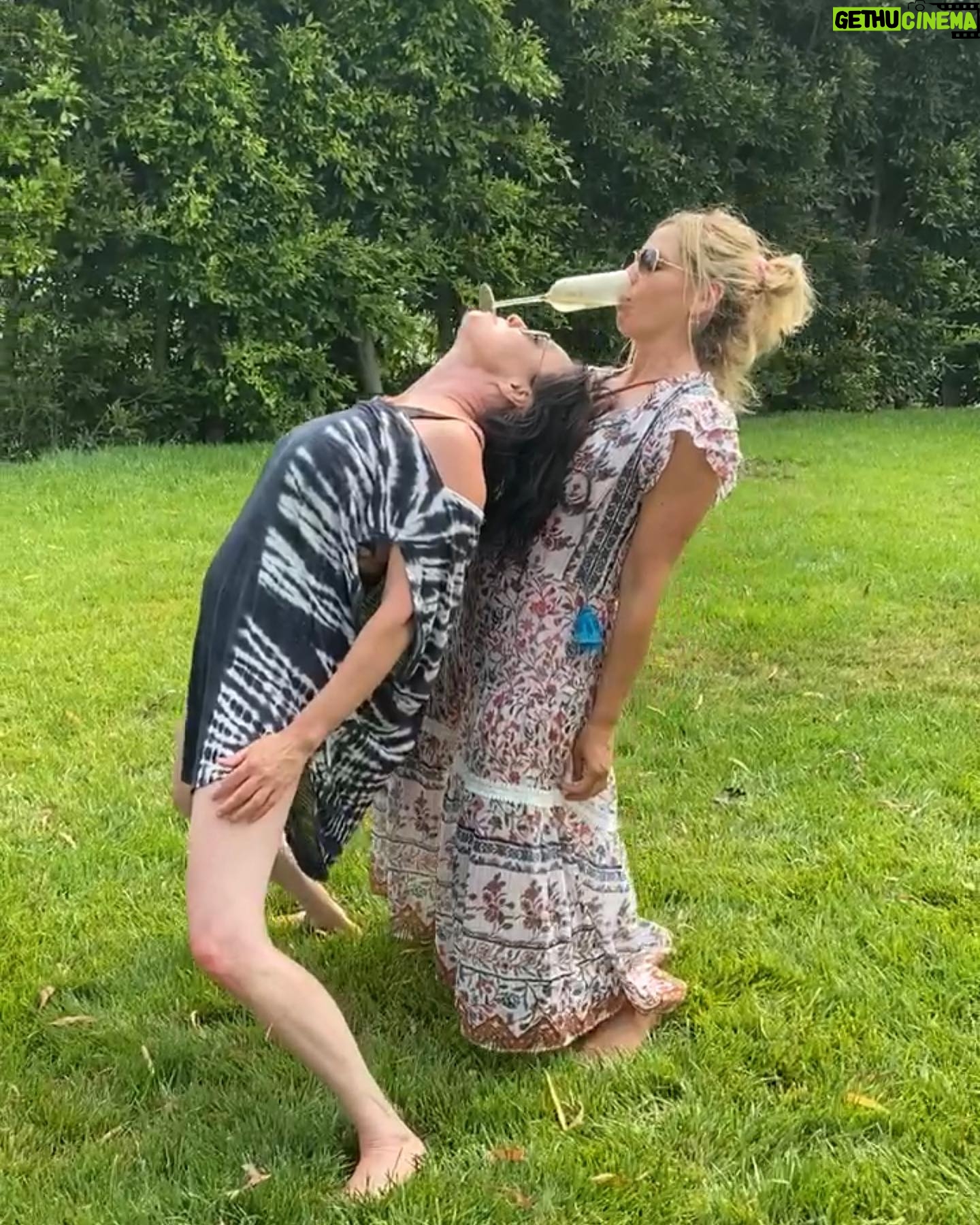 Sarah Michelle Gellar Instagram - It’s your birthday @theshando so in honor of you, here is a slideshow of some of more ridiculous stunts (swipe right) Any suggestions for new ones?