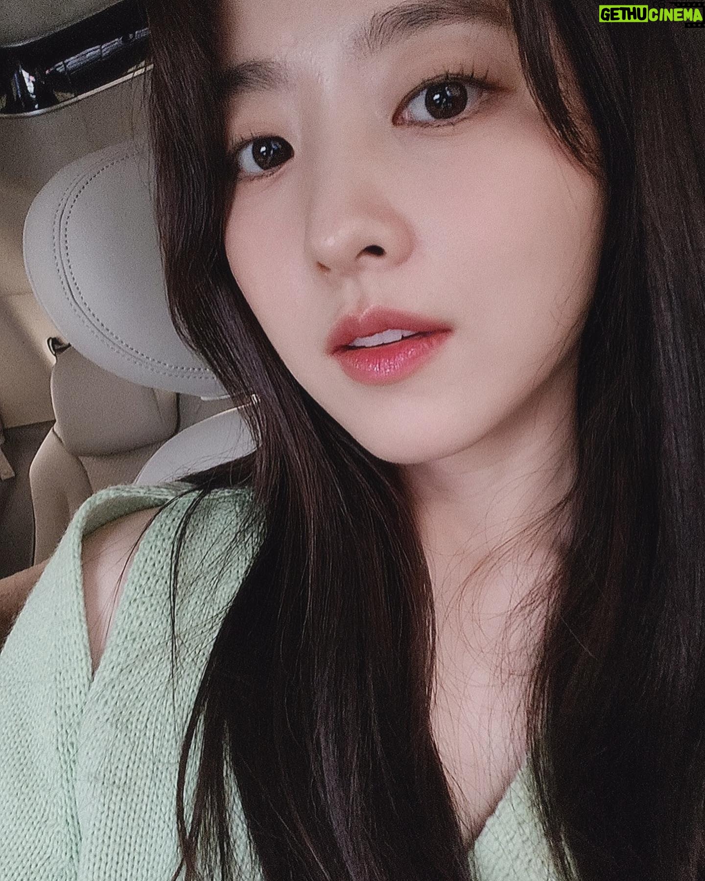 Park Bo-young Instagram - 소희씨 채널에 놀러가게 되었어요!🤭
오늘 업로드 됩니당 솧튜브에서 만나요👩❤️👩☕️
