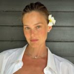 Bar Refaeli Instagram – Shabbat shalom 🐚