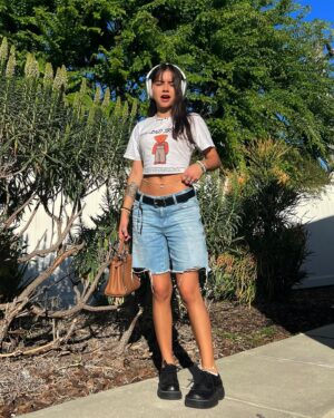 Isabela Merced Instagram - idk i think man’s greatest weapon is his burning soul 🤷‍♂️
