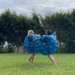 Sarah Michelle Gellar Instagram - It’s your birthday @theshando so in honor of you, here is a slideshow of some of more ridiculous stunts (swipe right) Any suggestions for new ones?