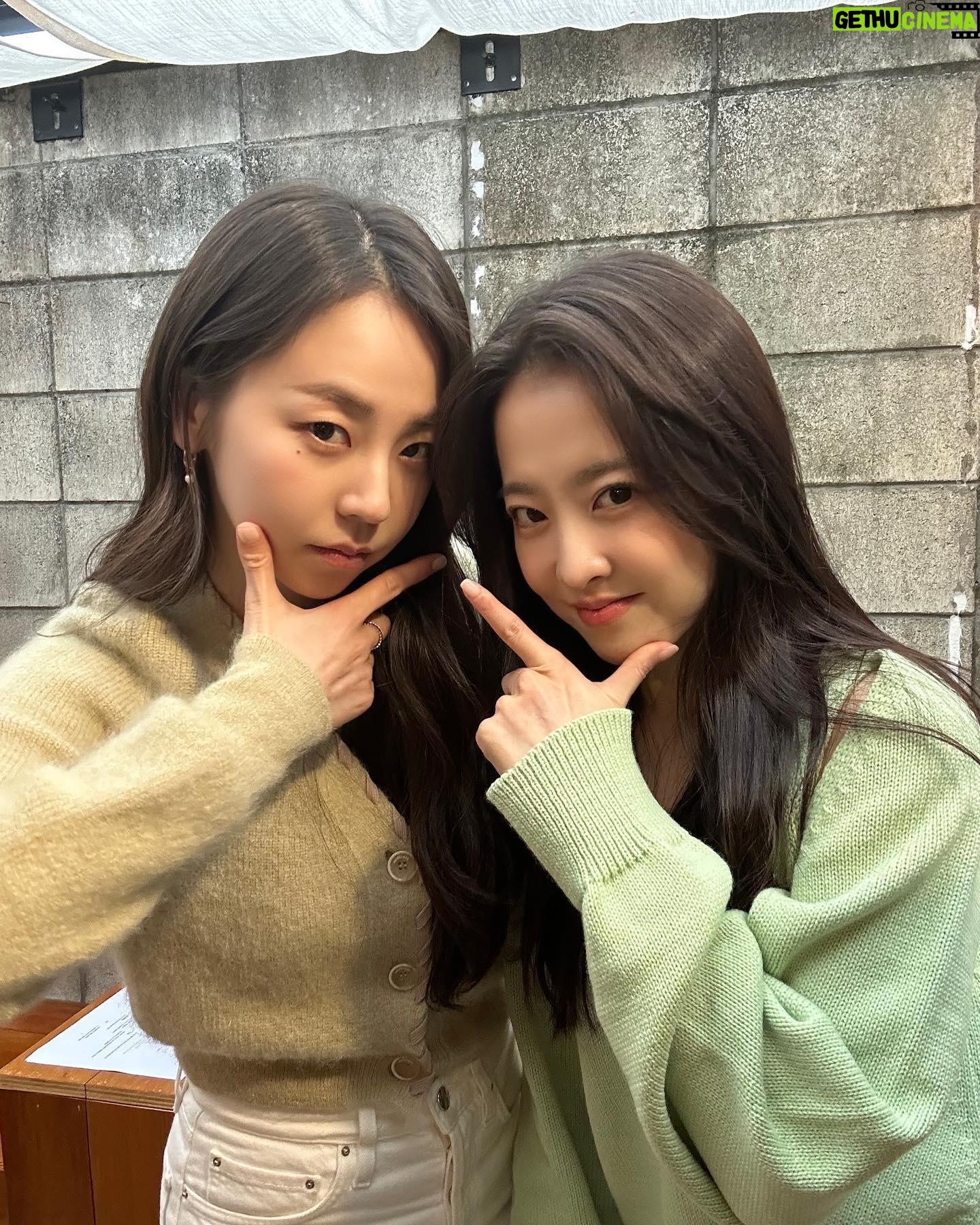 Park Bo-young Instagram - 소희씨 채널에 놀러가게 되었어요!🤭
오늘 업로드 됩니당 솧튜브에서 만나요👩❤️👩☕️