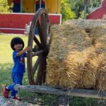 África Zavala Instagram - Visitando a mi papito en el set @leonperazapro  #tierradeesperanza @tierradeesperanzaof