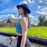 Cemre Baysel Instagram - Giethoorn 🪄

(📷 @serhatsenn 🌹)