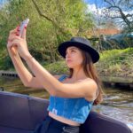 Cemre Baysel Instagram - Giethoorn 🪄

(📷 @serhatsenn 🌹)