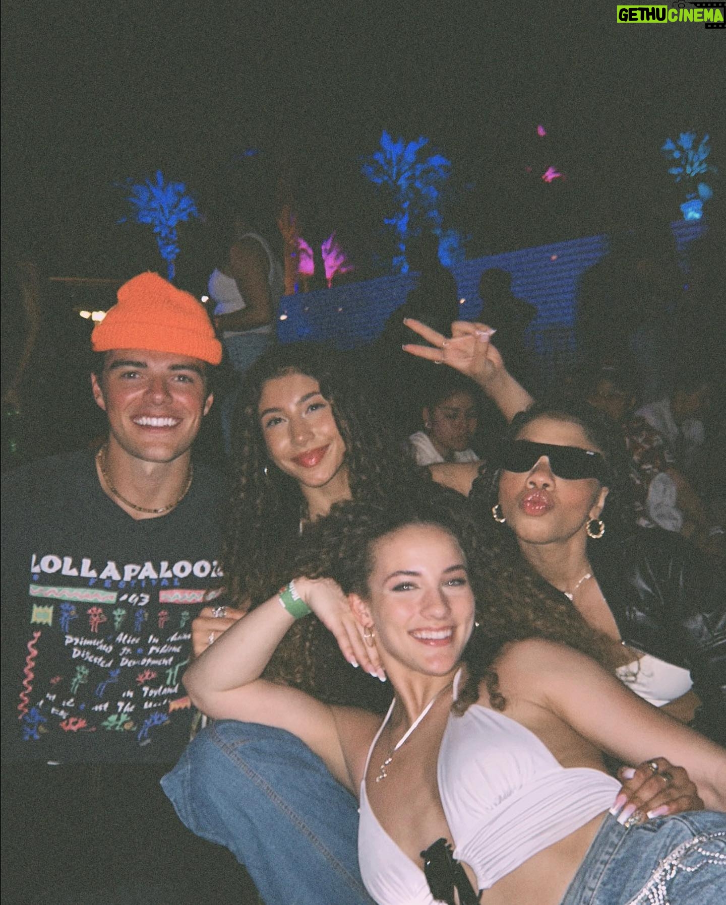 Sofie Dossi - 92.8K Likes - Coachella finale 🤠